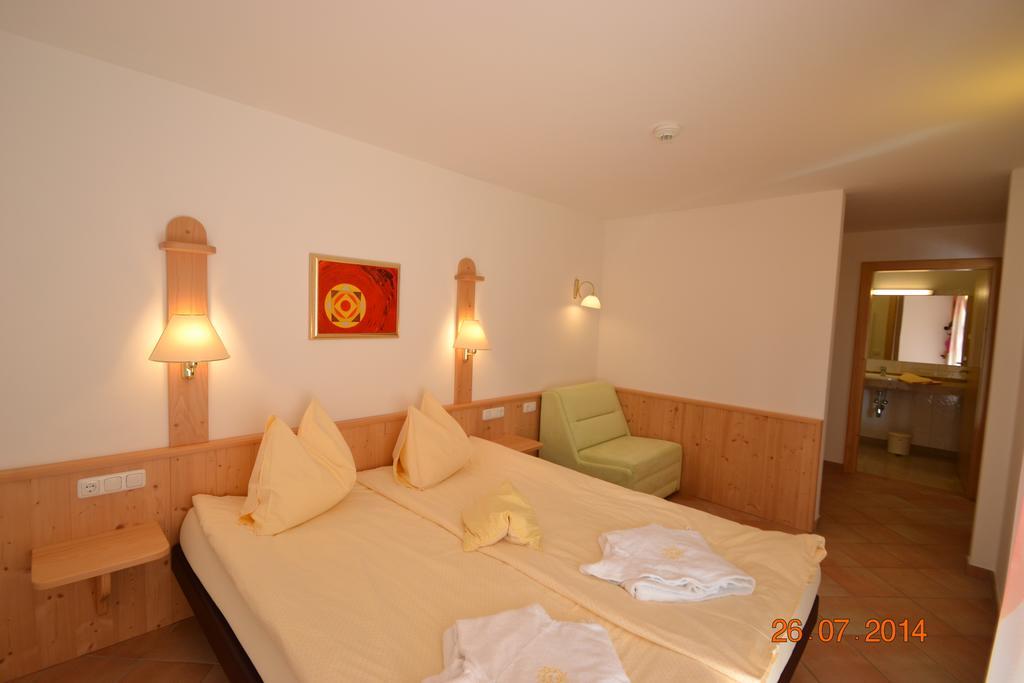 Appartement Hotel Sonneck Konigsleiten Oda fotoğraf
